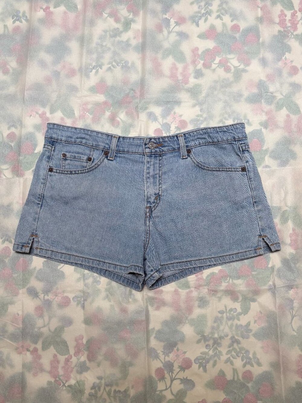 Vintage Y2K Levi’s Superlow Stretch Micro Mini Light Wash Denim Shorts